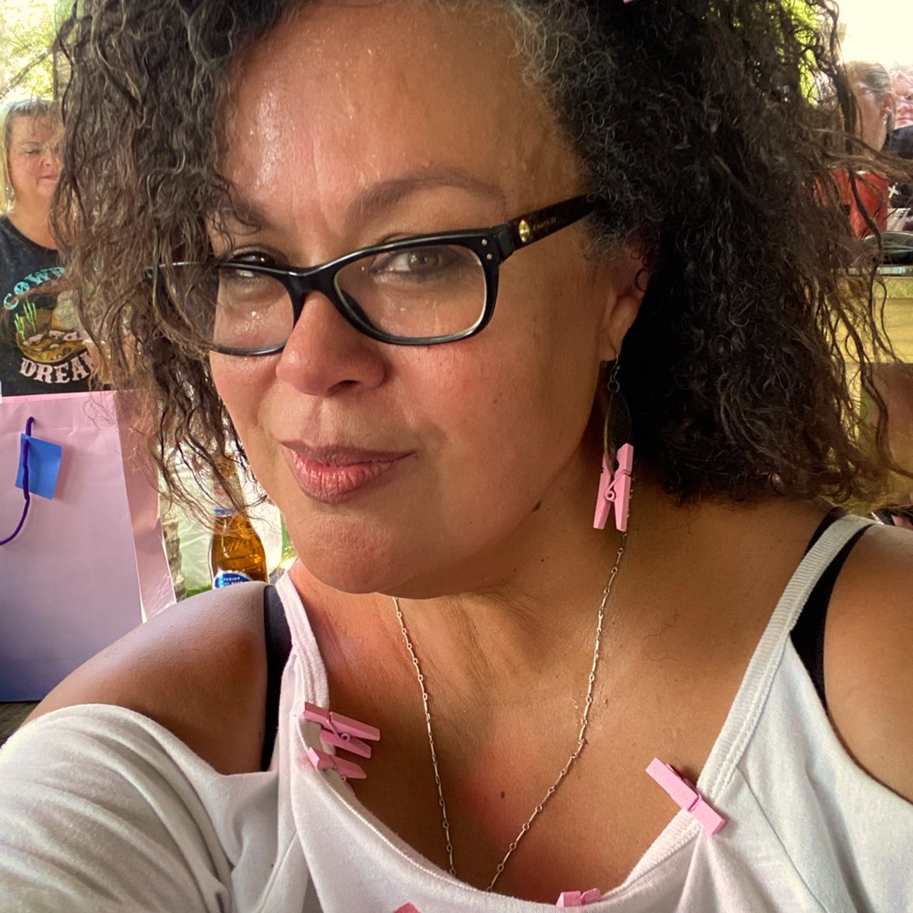 Meet your Posher, Yvette